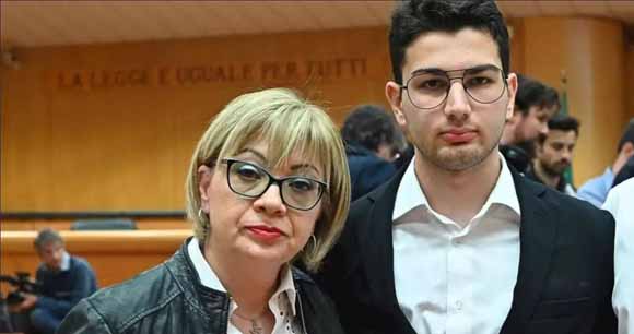 Uccise Il Padre Violento Per Difendere La Madre, Alex Condannato A 6 ...