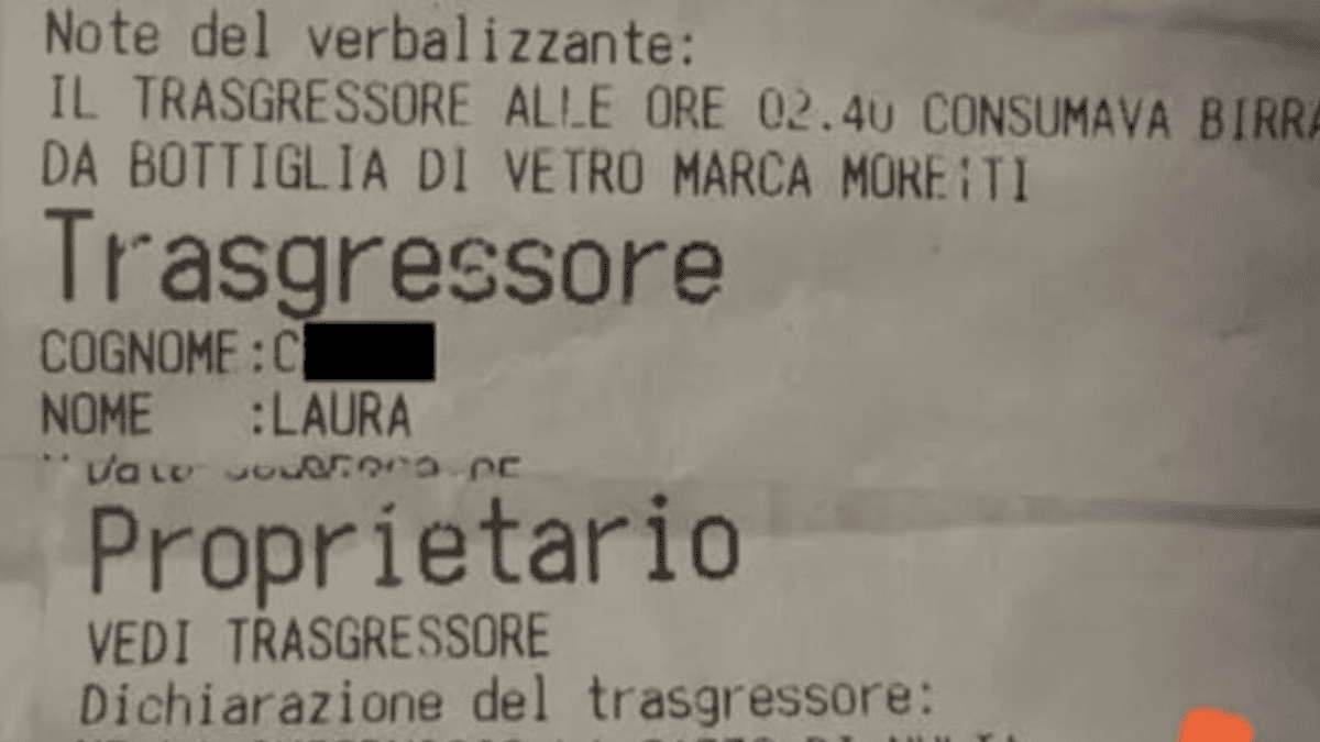 Passeggiano con un kebab e due birre in mano: multati, la cifra folle