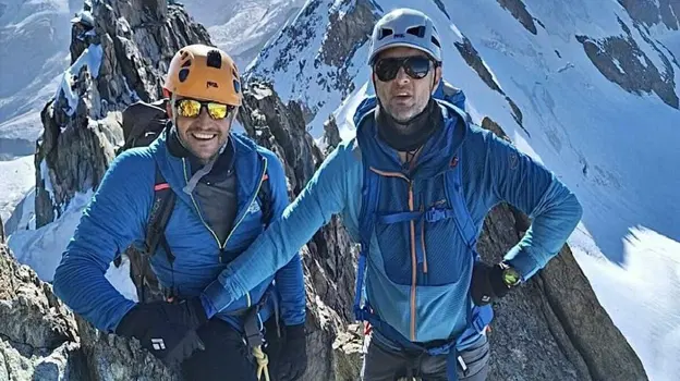 Alpinisti, lo strazio del papà di Luca: “Devastante, lo hanno trovato sotto due…” 