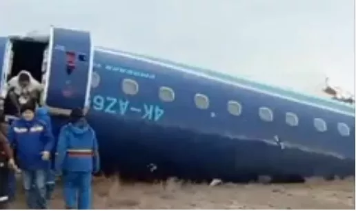 Aereo precipita in Kazakistan, ci sono 42 morti e 25 sopravvissuti